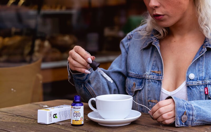drop-cbd-oil-into-coffee