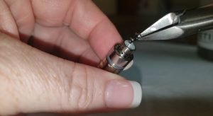 Adjust-the-vape-carts-Center-Pin